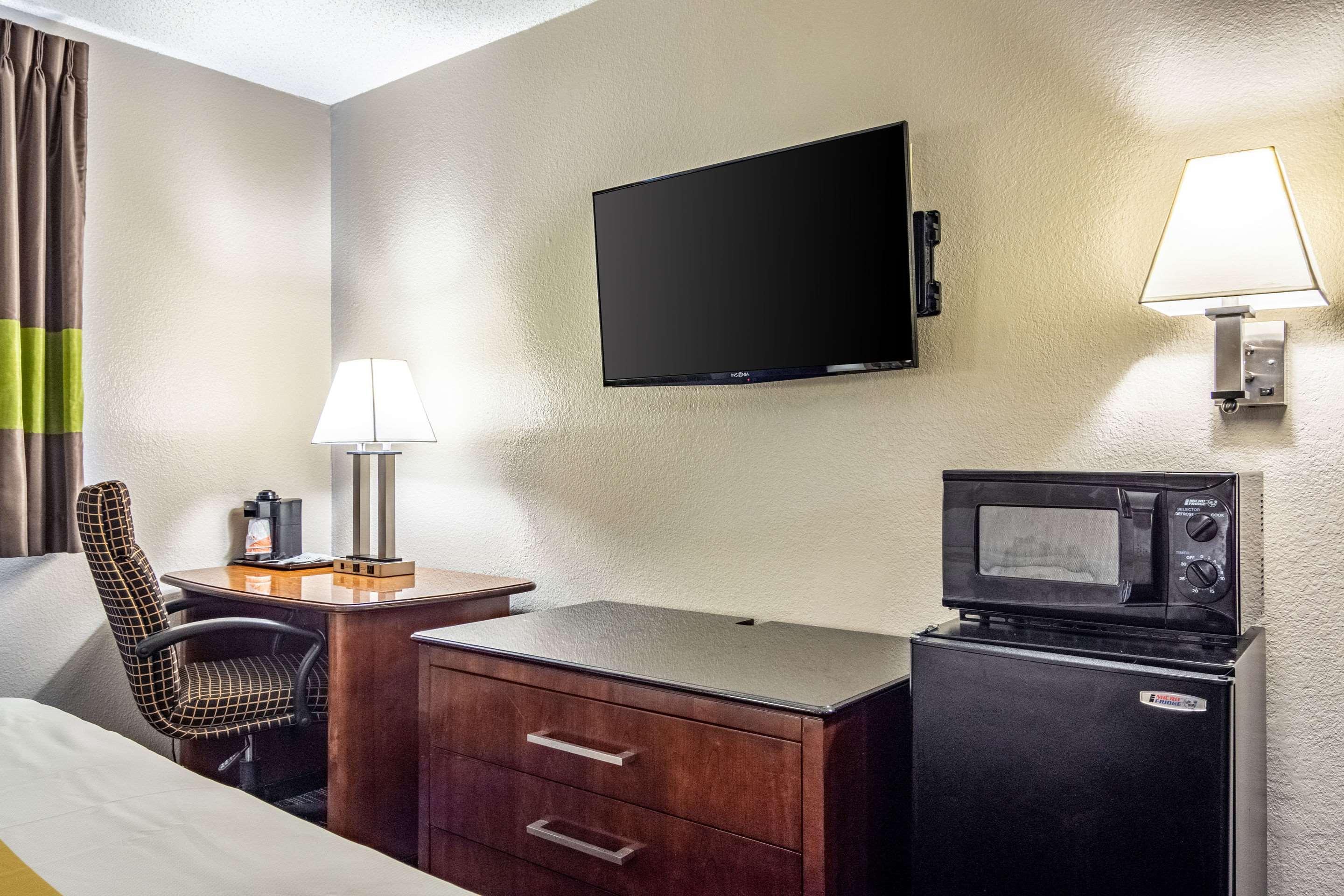 Quality Inn Atlanta Airport-Central College Park Exteriör bild